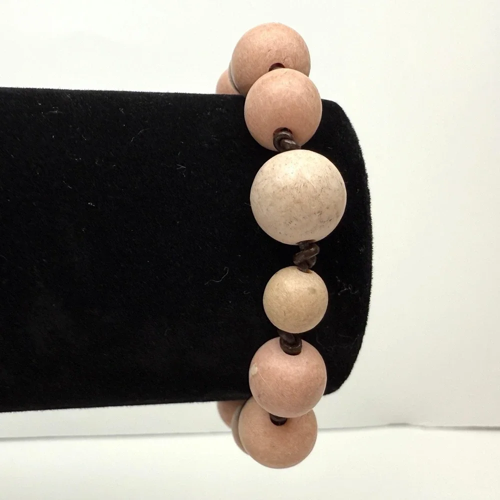 Fossil Wood Beaded Bracelet Dirty Rose Brown Cord Accent Button Clasp Size 6